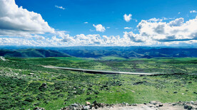 川藏高原 蓝天白天 高山延绵