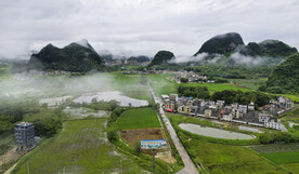 峰林云海美丽乡村