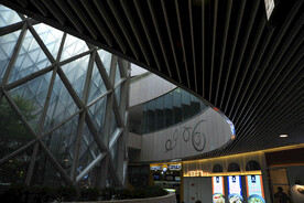 半沉式地下商场