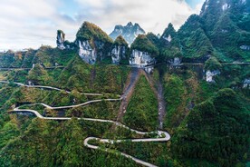 崎岖山路