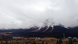 西藏雪山
