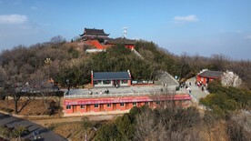航拍安山顶庙
