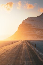 山峰公路日落风景