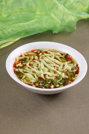 酸汤菠菜面