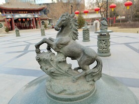 雕塑马