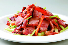 土芹爆腊肉