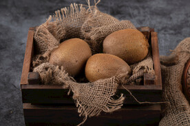 几颗质量上乘的猕猴桃摄影