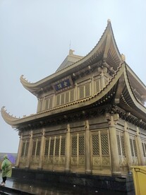 峨眉山金顶