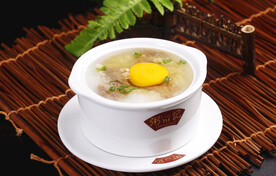 窝蛋牛肉粥