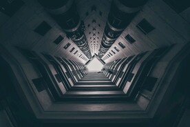 金属隧道