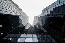 仰视天空建筑         