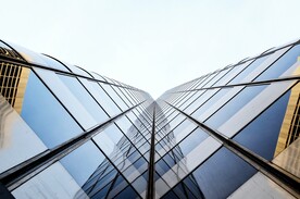 仰视天空建筑         