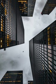 仰视天空建筑         