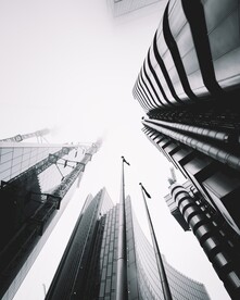 仰视天空建筑         