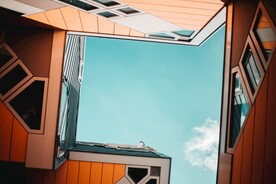 仰视天空建筑         