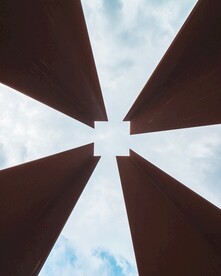 仰视天空建筑         