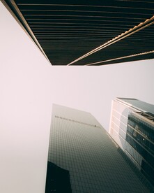 仰视天空建筑         