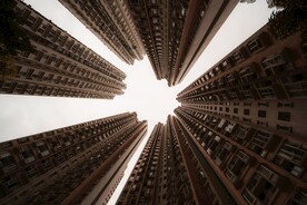 仰视天空建筑         