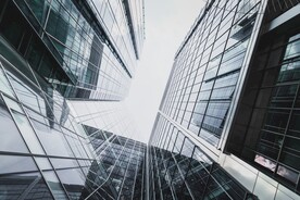 仰视天空建筑         