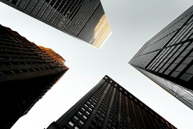 仰视天空建筑         