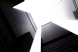 仰视天空建筑         