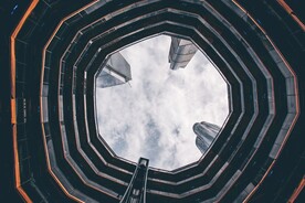 仰视天空建筑         