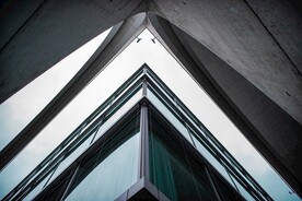 仰视天空建筑         