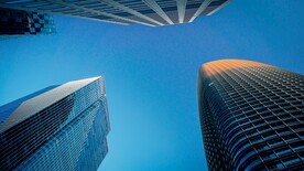 仰视天空建筑         