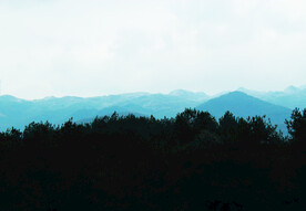 山 