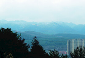 山 