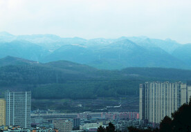 山 