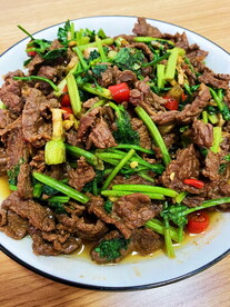 芹菜炒牛肉