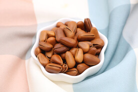 美食松子摄影图