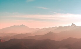 朦胧山水背景