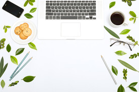 创意绿色办公桌面