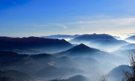 山石云海