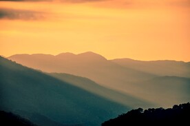 山影重重