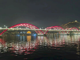 桥边夜景