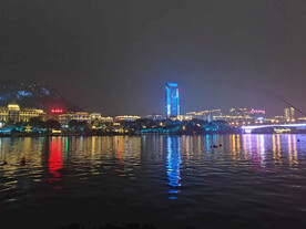 河边夜景