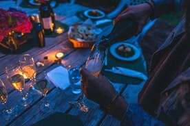 香槟美酒图