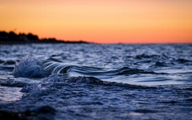 海浪送晚霞