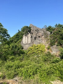 石头山