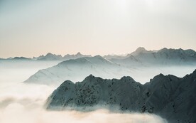 雪山背景