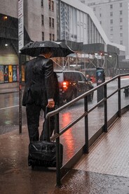 雨中人