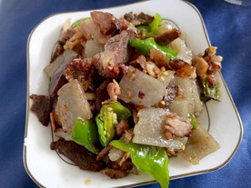粉皮炒腊肉