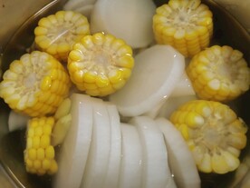 白萝卜玉米汤