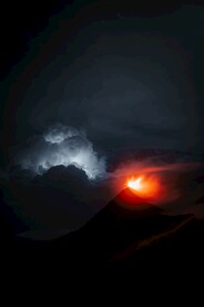 火山与星云
