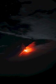 火山与星空