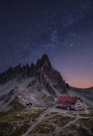 星空与山脉