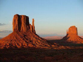 山 